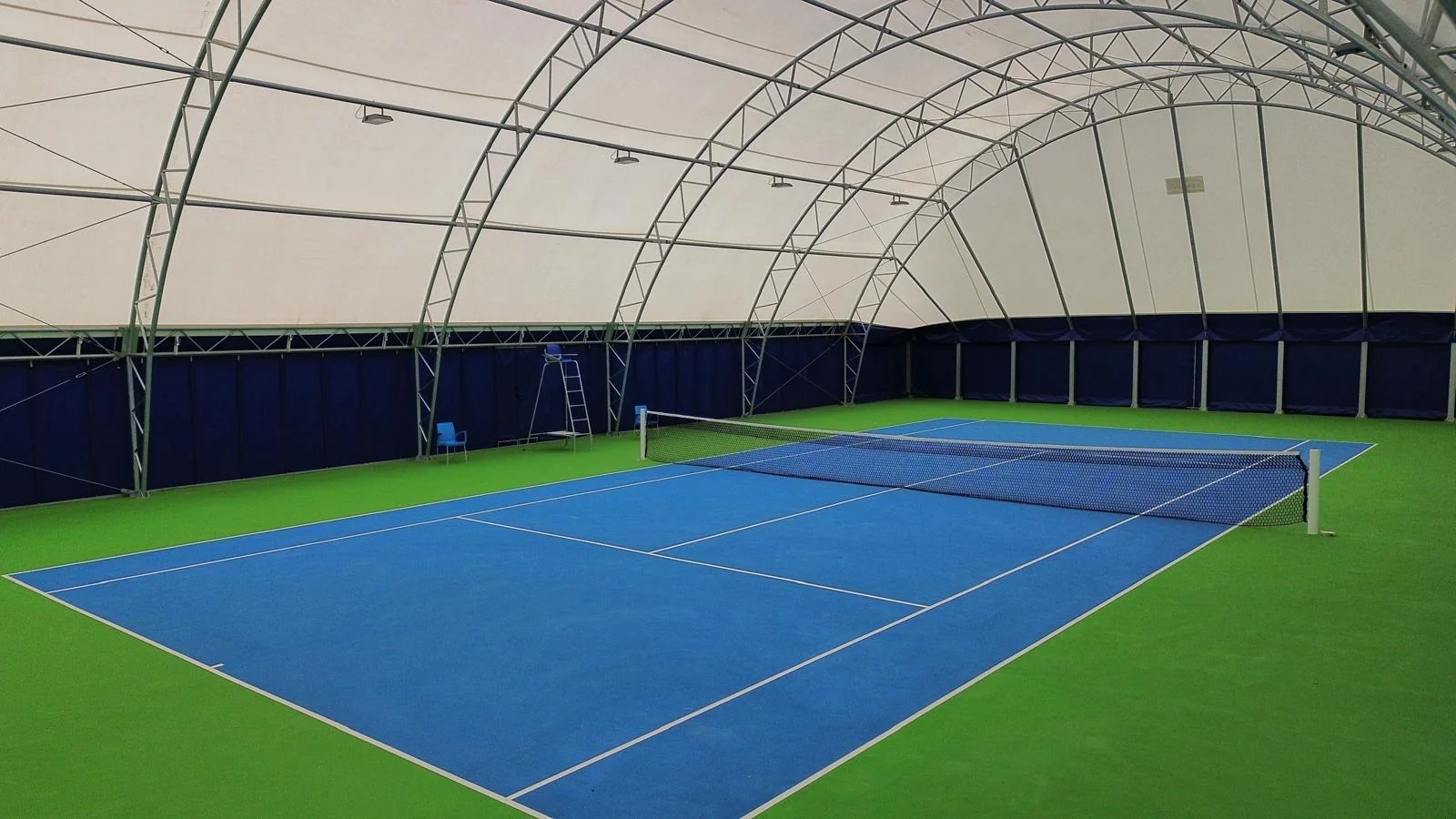 Campo tennis coperto
